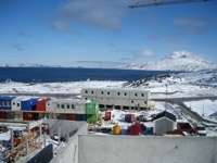 Pihl & Søn Til Pihl & Søn, har PRO-trans leveret: 16 stk. 20′ kontorcontainere. Containerne skulle bruges til Universitetsparken i Nuuk mens det nye universitet blev bygget. Efterfølgende er bygningen blevet solgt flere gange og har fungeret som byggepladskontor ved flere byggerier på Grønland