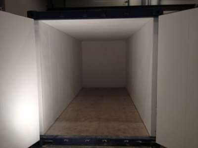Vi kan tilpasse containeren efter behov, isolering, strøm, vinduer, døre, lys, varme, aircondition etc.